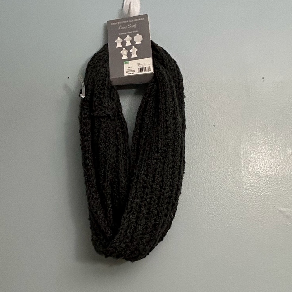 LOOP SCARF